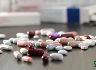 comprimidos y cápsulas con distinta apariencia, una posible diferencia entre medicamentos genéricos y de marca